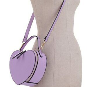 FASHION!  HEART CROSSBODY BAG...